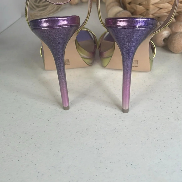 BCBGENERATION
Women's Cadence Metallic Sandals In Ombre Sz 7 - Picture 9 of 12